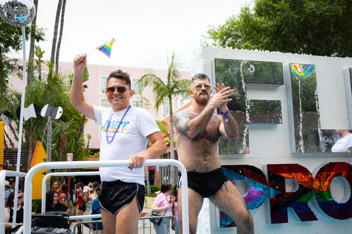 Flirt4Free models on the float