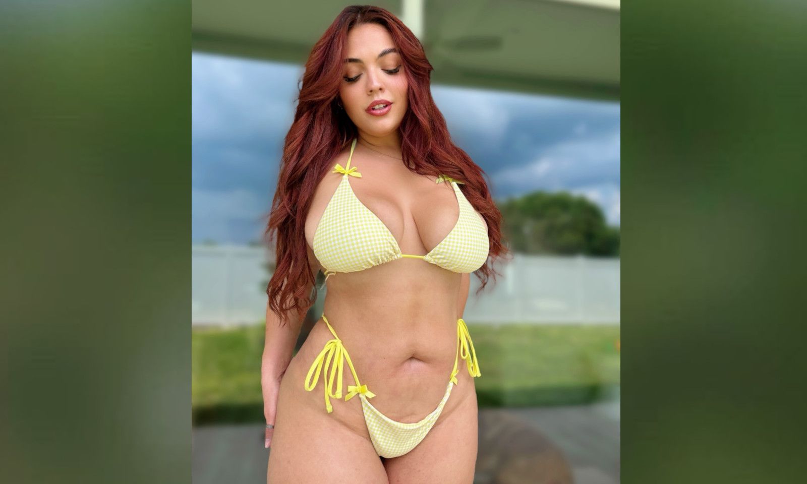 Scarlett Venom Gets Wild in Public for Her First-Ever Three-Way